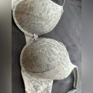 Victoria Secrets Bra